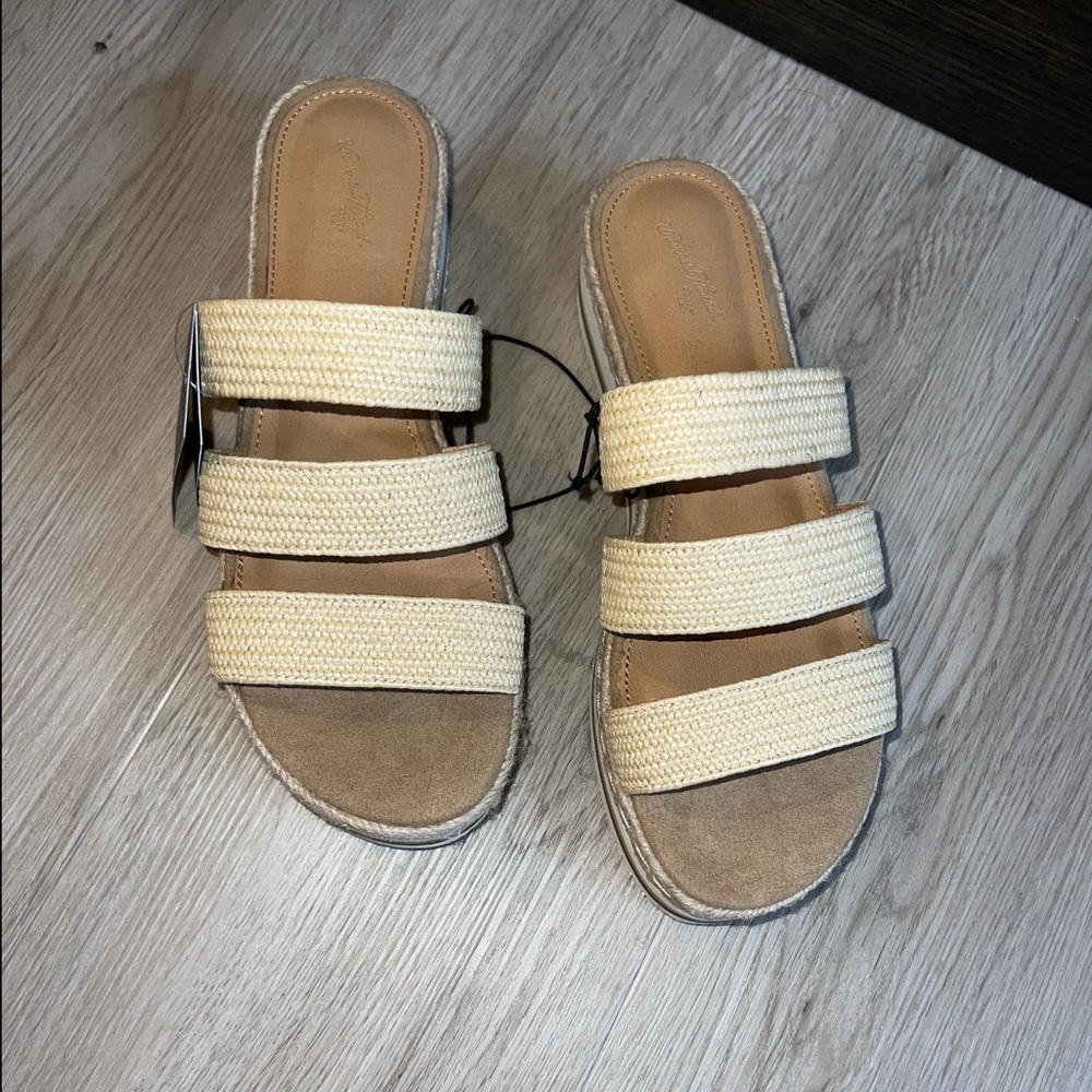 Platform sandals